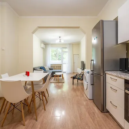 Daire 2 Bedroom Urban Retreat